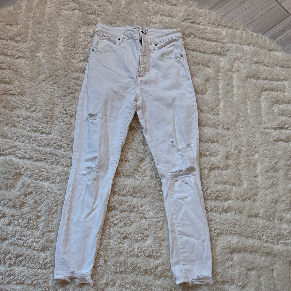 White Abercrombie the super skinny ankle Jeans